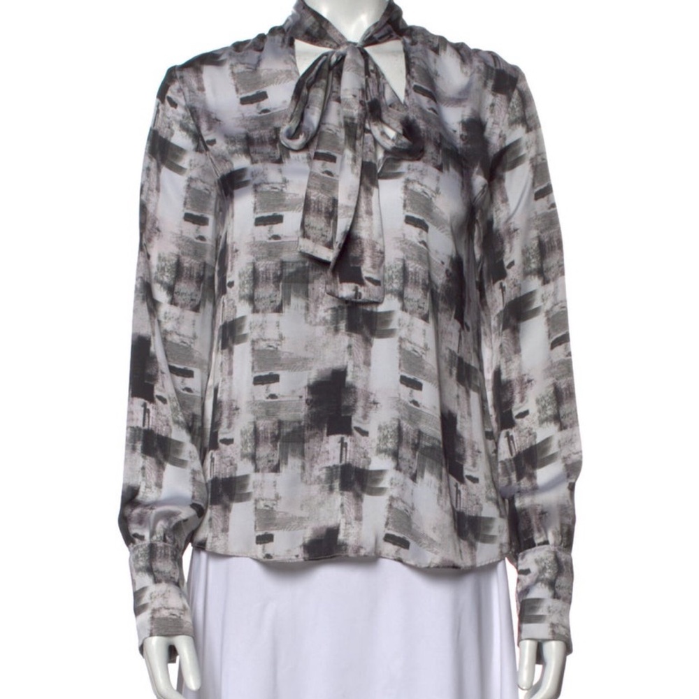 Waverly Grey Printed Tie Neck Top sz Small